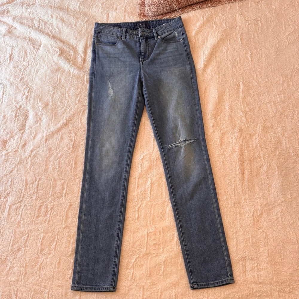 Lucky Brand Women's Faded Gray Skinny Jeans with Distressed Knee